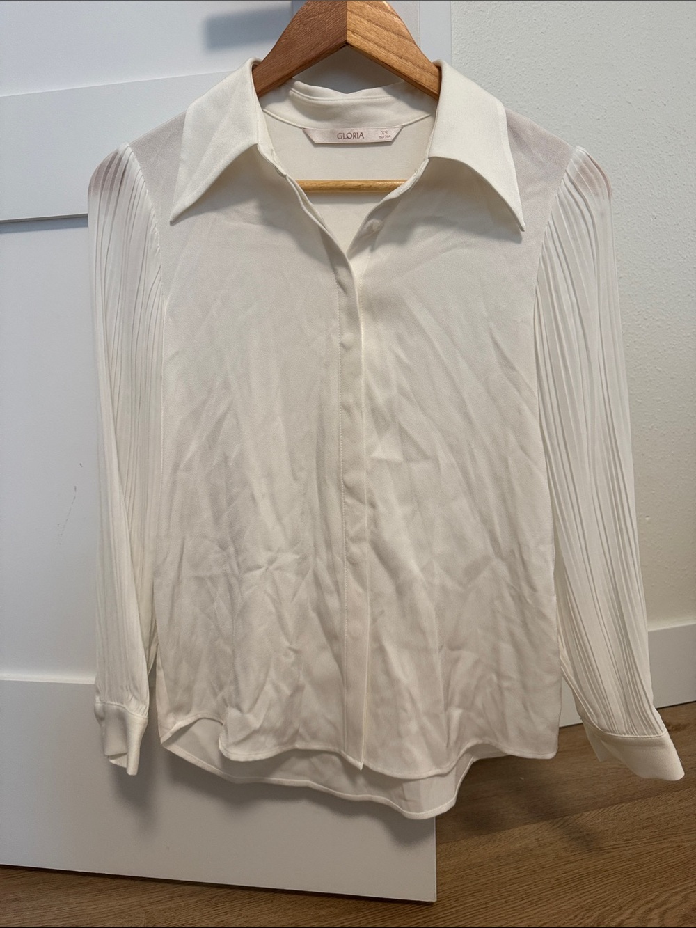 Gloria White Pleated-Sleeve Blouse